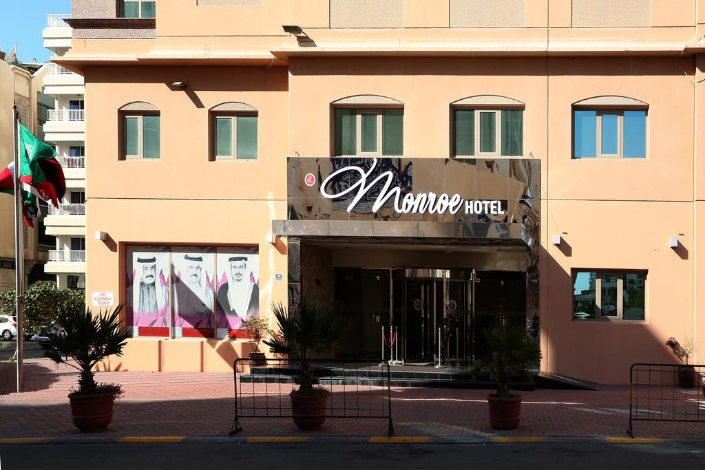 Monroe Hotel & Suites Manama Exterior foto